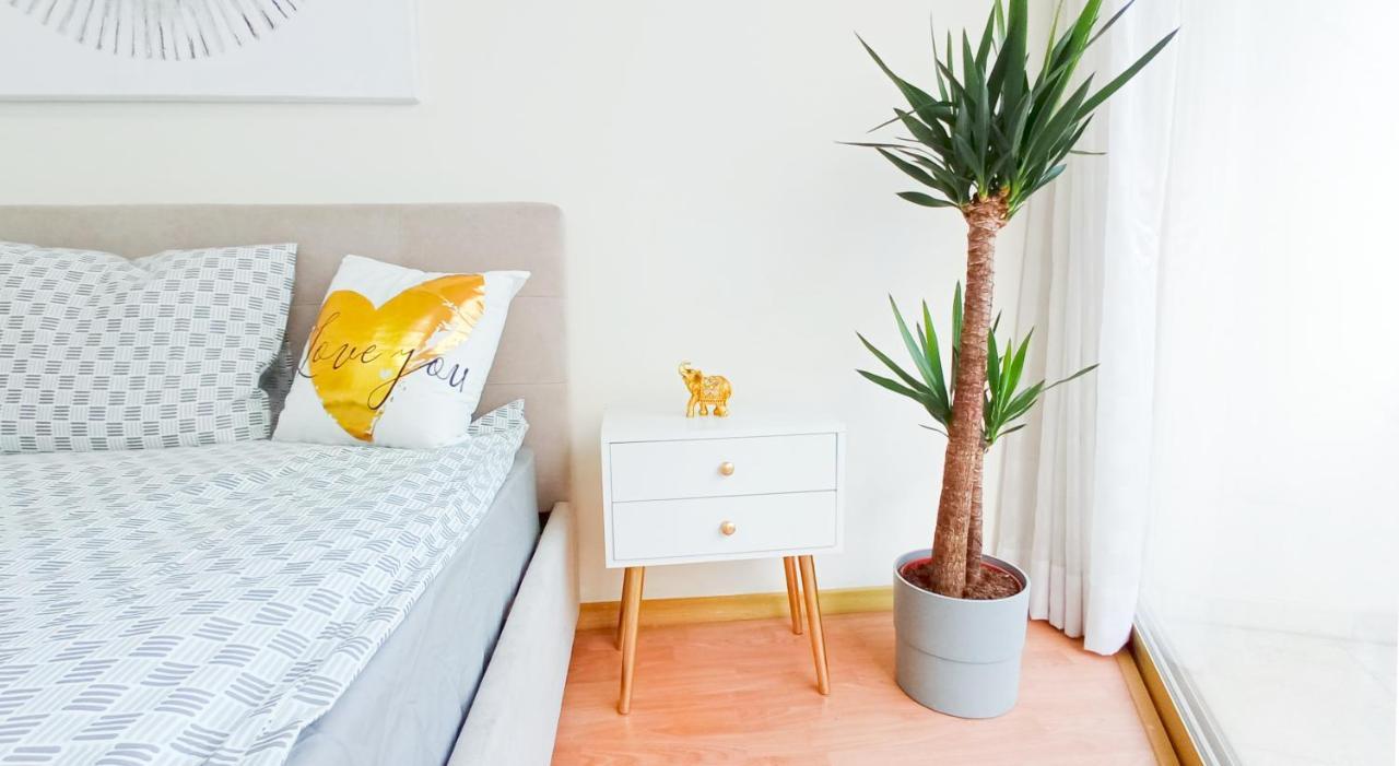 1A Beach & Business Apartment In The City Center! Larnaca Extérieur photo