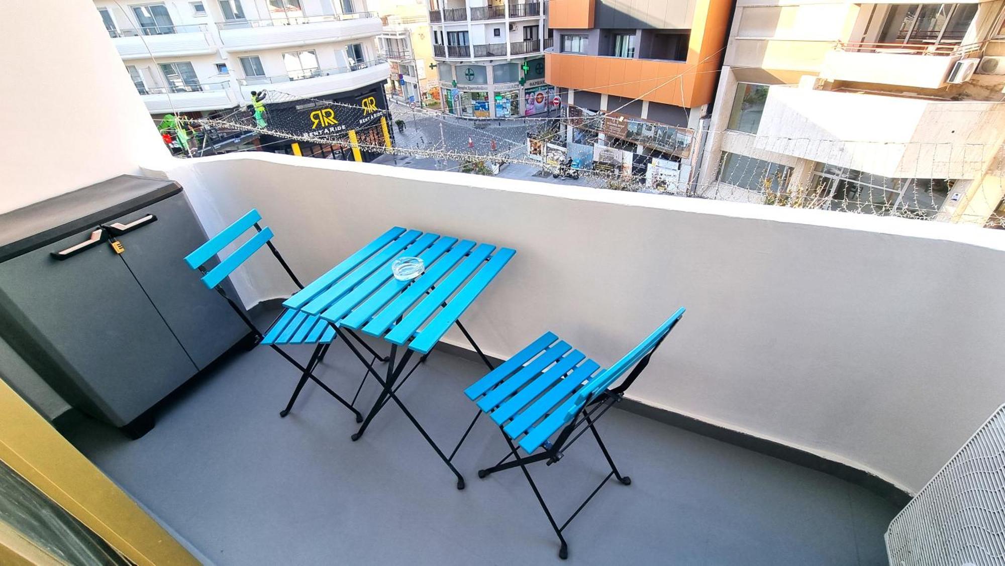 1A Beach & Business Apartment In The City Center! Larnaca Extérieur photo