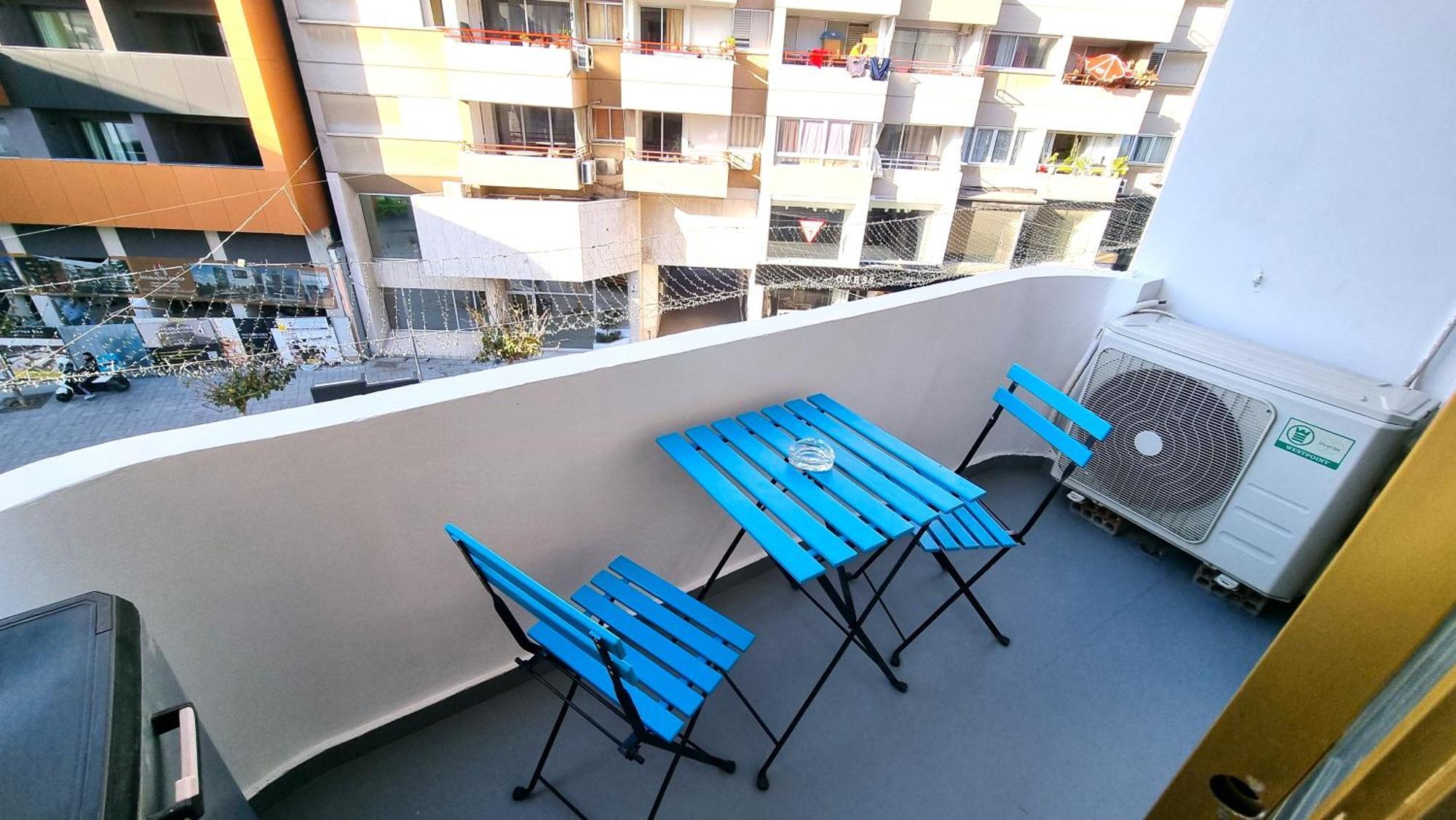 1A Beach & Business Apartment In The City Center! Larnaca Extérieur photo